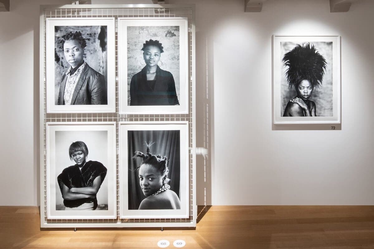 Éclairage muséal de la photographie à Huis Marseille, photo Eddo Hartmann