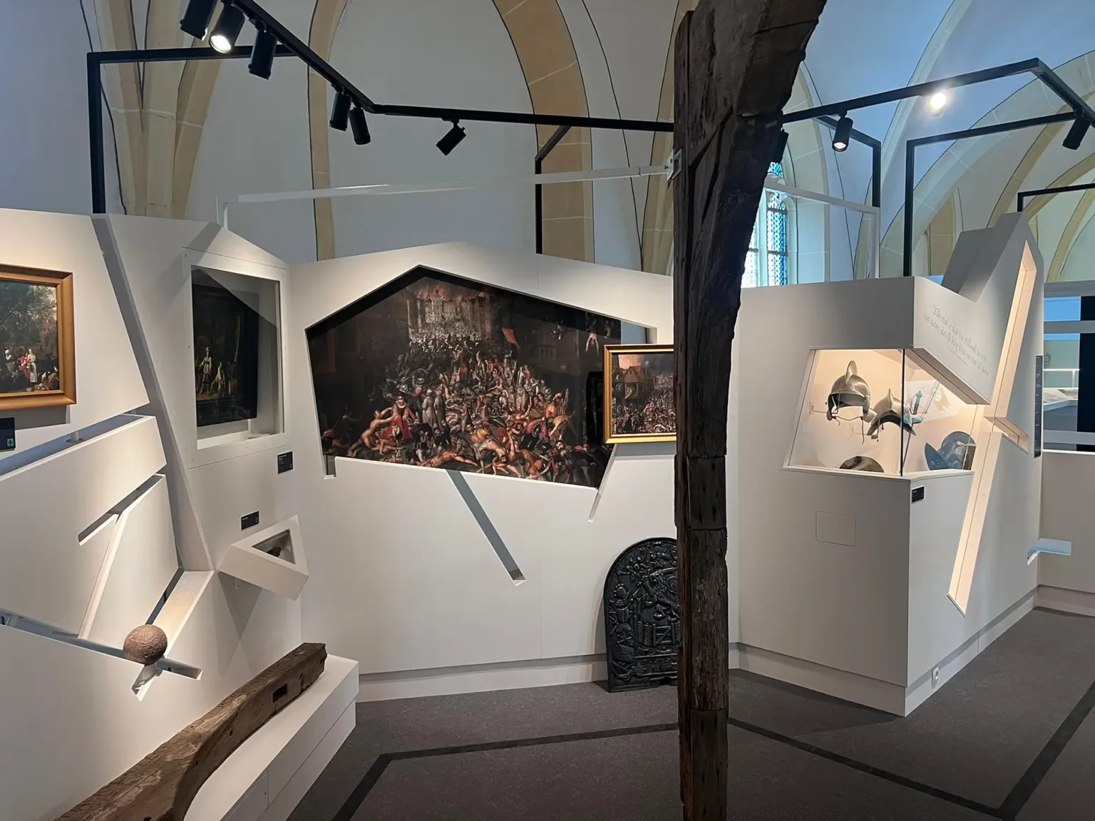 NATIONAAL MUSEUM 80 JARIGE OORLOG